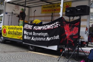 Anti-AKW-Demo-Kiel-12-3-2016-Geigenspiel-auf-Lautsprecherwagen